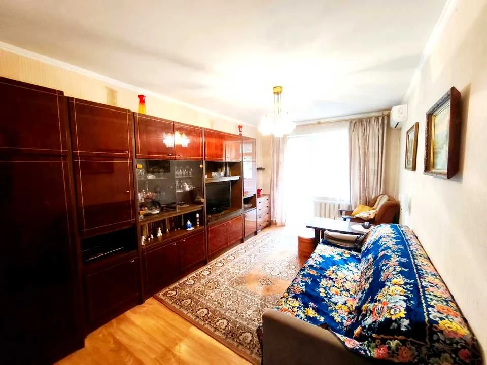 Apartment. Metro Station Andrei Sheptytsky, Kyiv