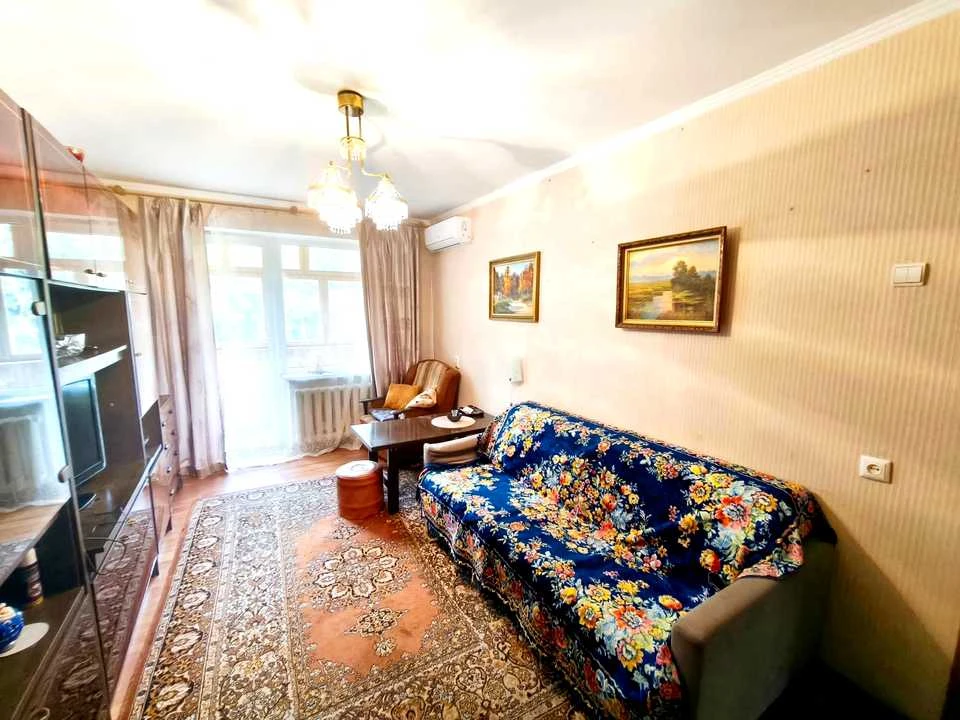 Apartment. Metro Station Andrei Sheptytsky, Kyiv