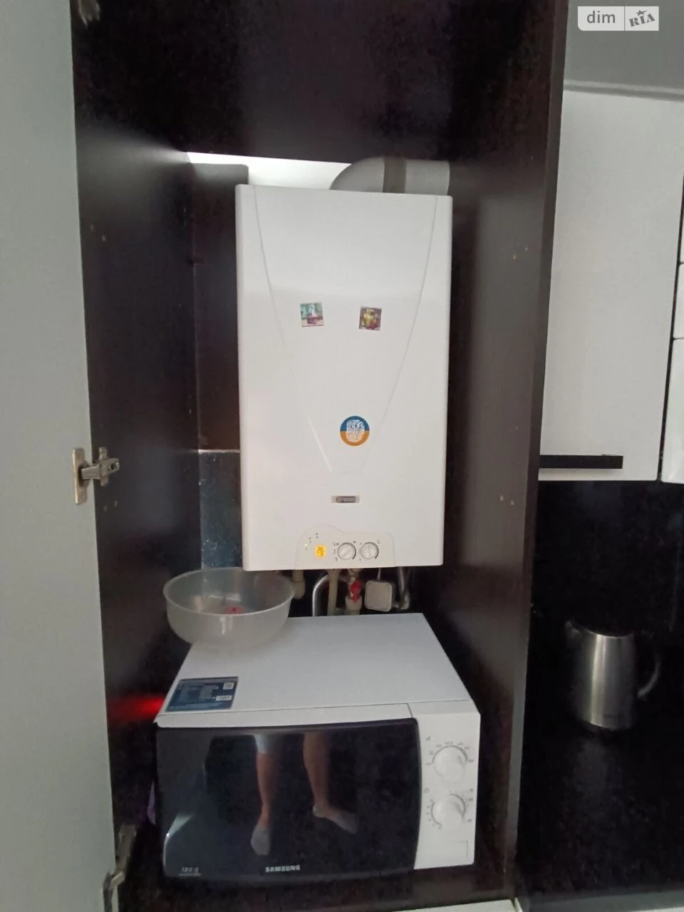 Long-Term Rental Apartment Near a Substation