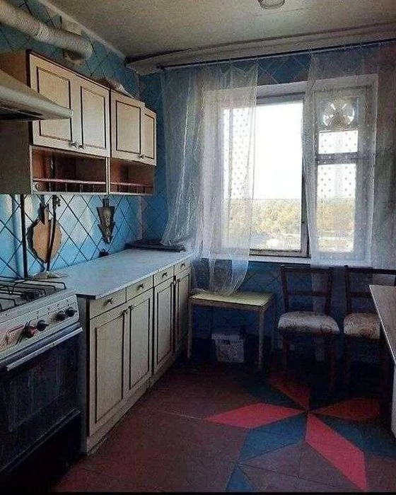Продам большую 70 кв.м. 3-к .квартиру Парус Красный камень С