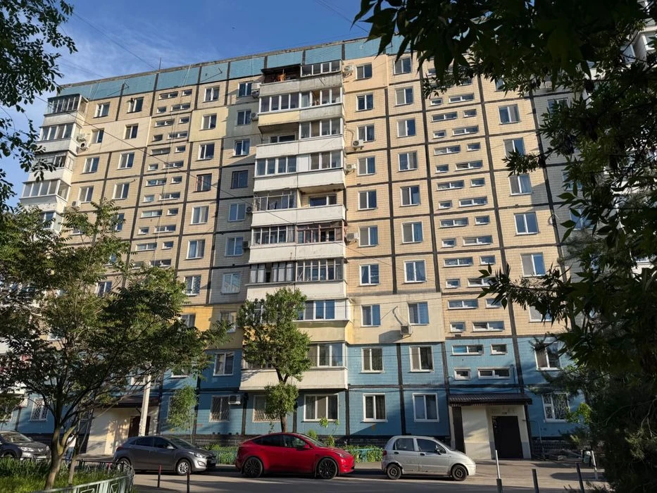 Продам большую 70 кв.м. 3-к .квартиру Парус Красный камень С