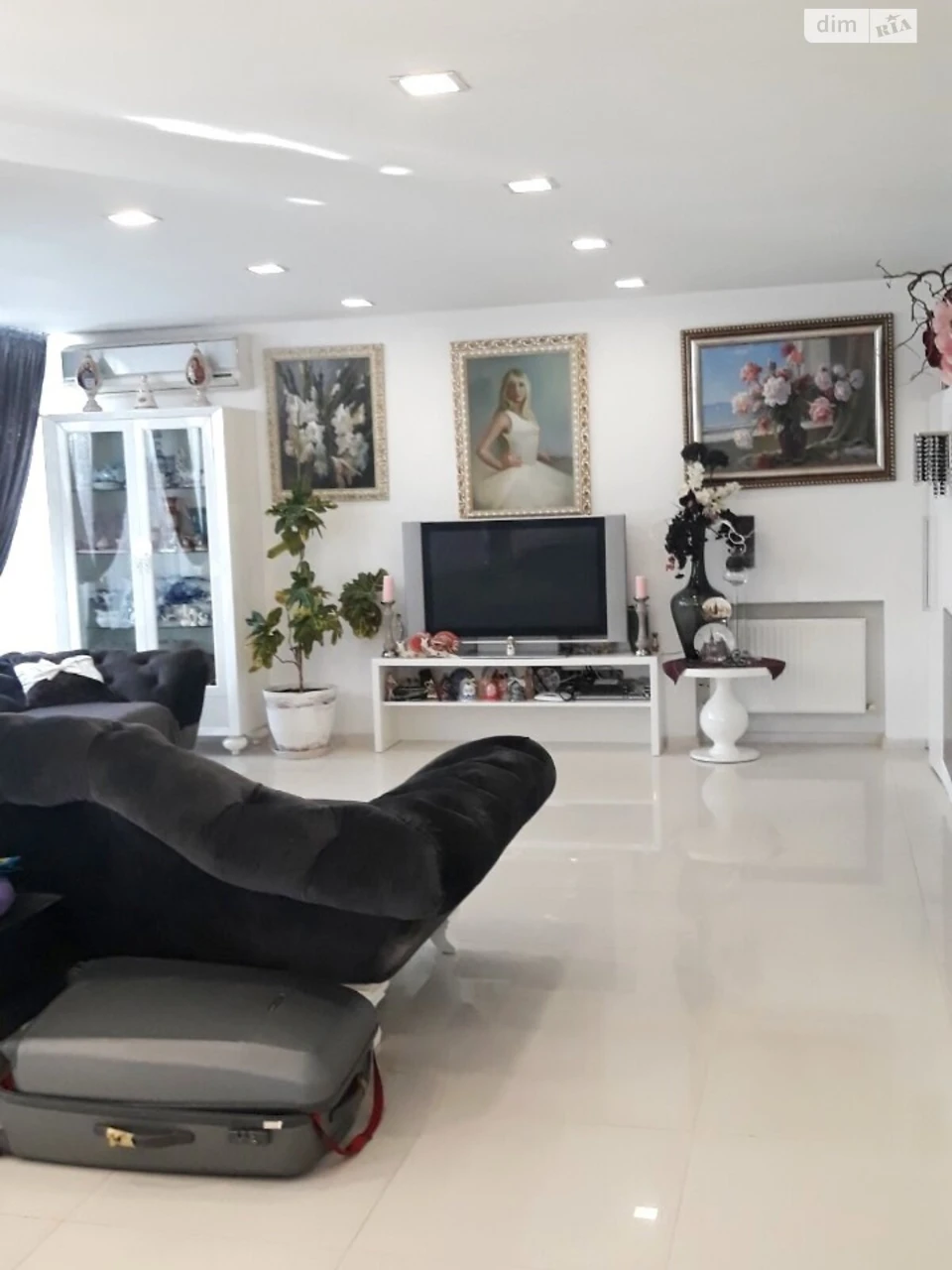 Sale: Kyiv House