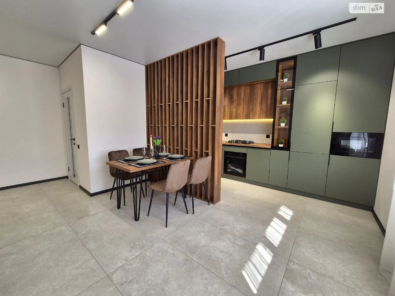 Apartment for Sale: New World