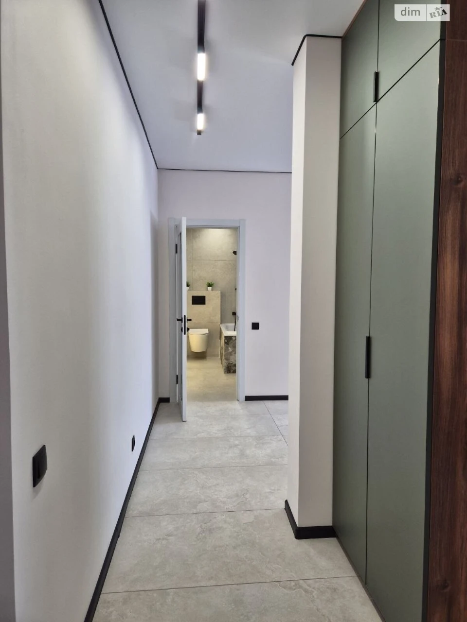 Apartment for Sale: New World