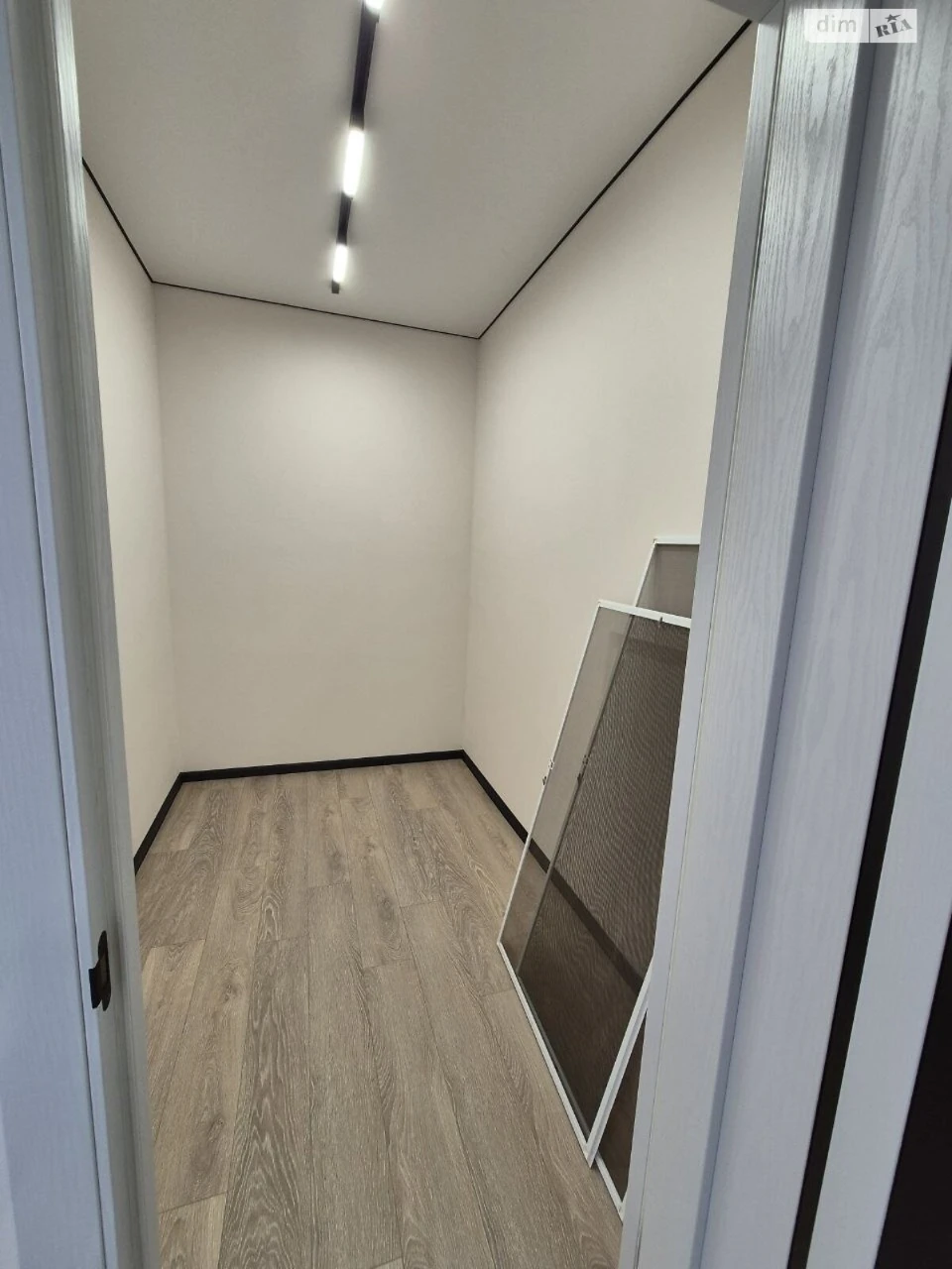 Apartment for Sale: New World