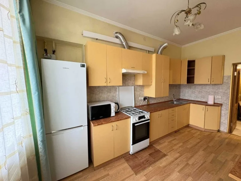 Продажа 2-комнатной квартиры на улице Петлюри