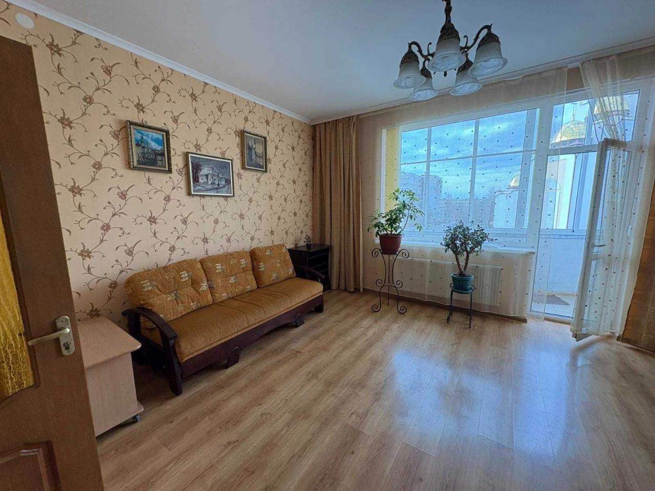 Продажа 2-комнатной квартиры на улице Петлюри