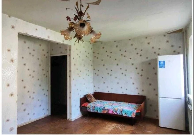 Selling a 1-bedroom apartment on HTZ