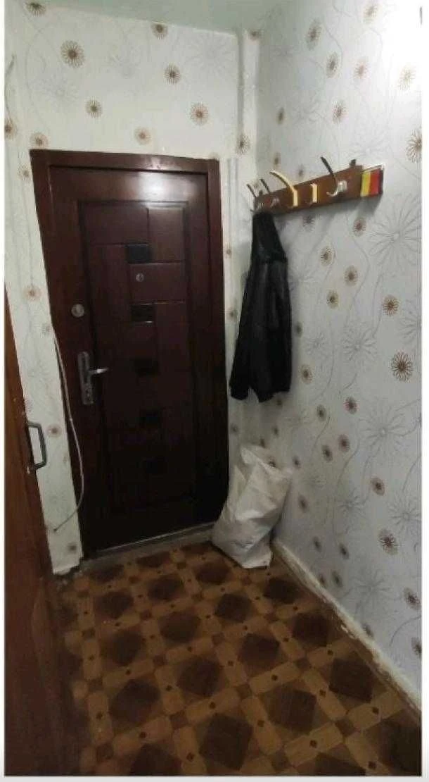 Selling a 1-bedroom apartment on HTZ