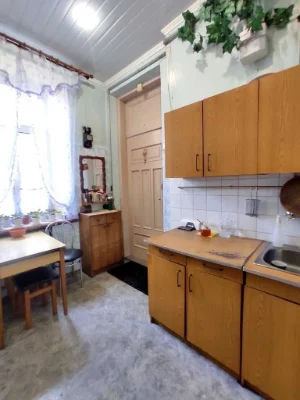 Apartment for sale in the center with autonomous heating.