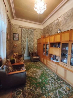 Apartment for sale in the center with autonomous heating.