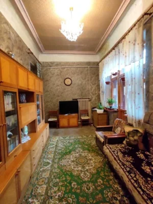 Apartment for sale in the center with autonomous heating.