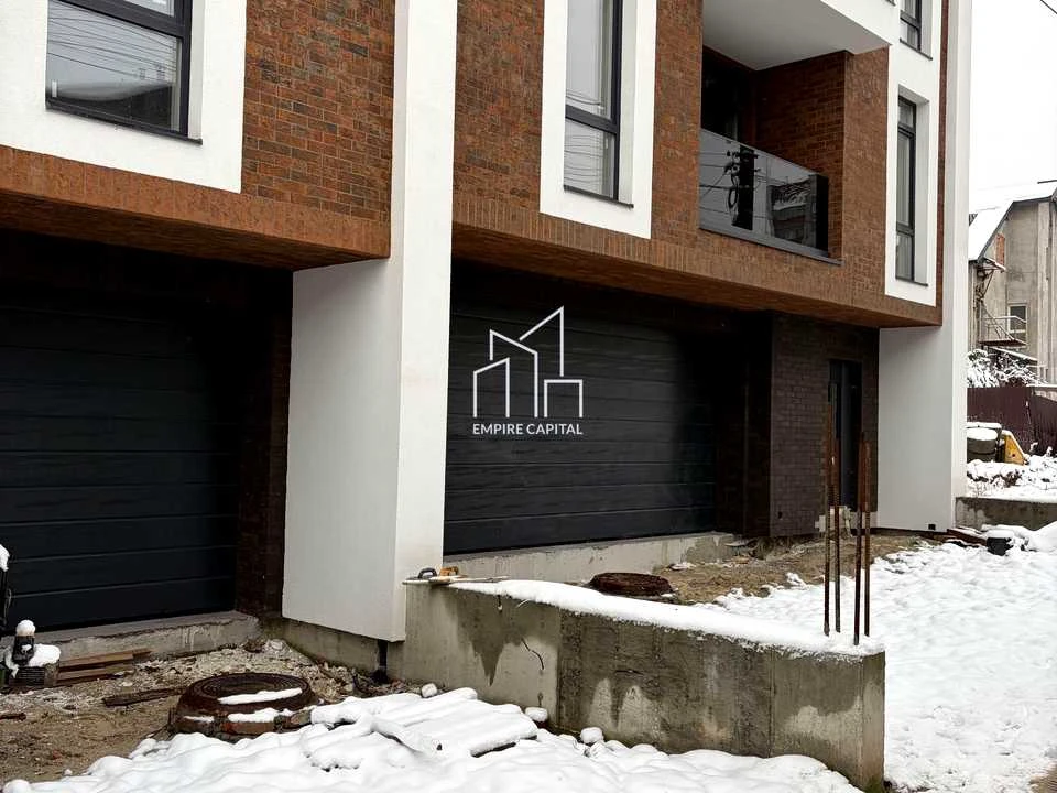 House. Warsaw Street, Львів