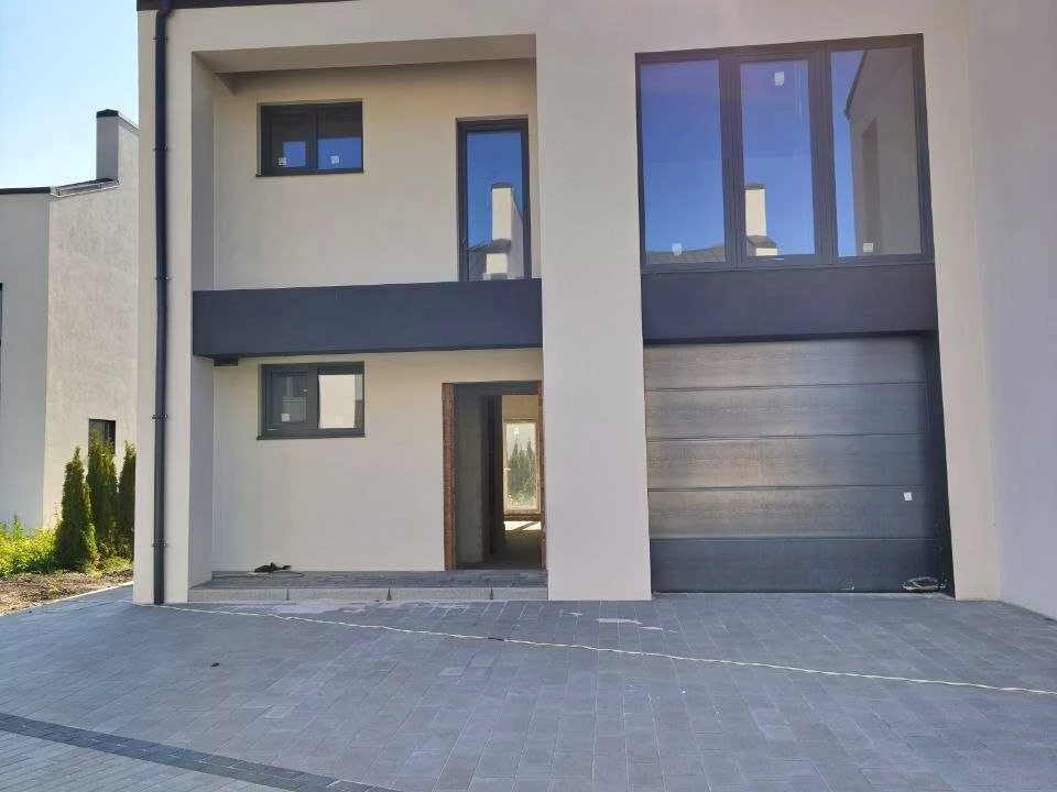 House. Bogdan Khmelnytsky, 1, Lviv