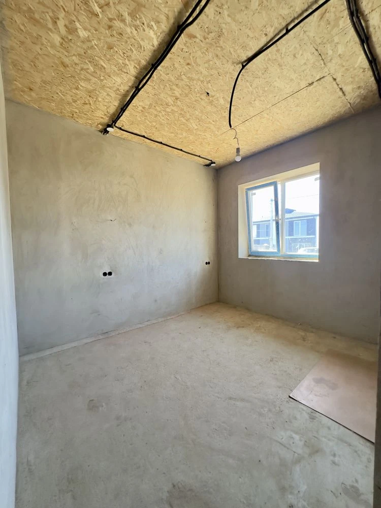 Котедж в районі Льонокомбінату 79500$