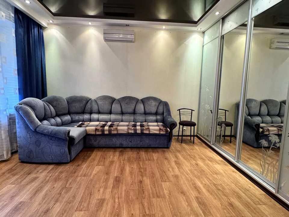 Apartment. Maidan of Defenders of Ukraine, 1, Kharkiv