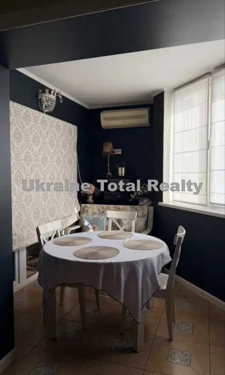 Просторная 3-комнатная квартира 98 м2 с ремонтом! Улица Милославская