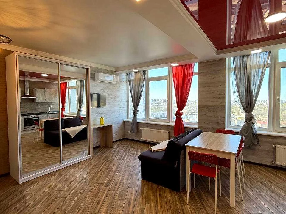 Apartment. Odesa, Baseyna st.