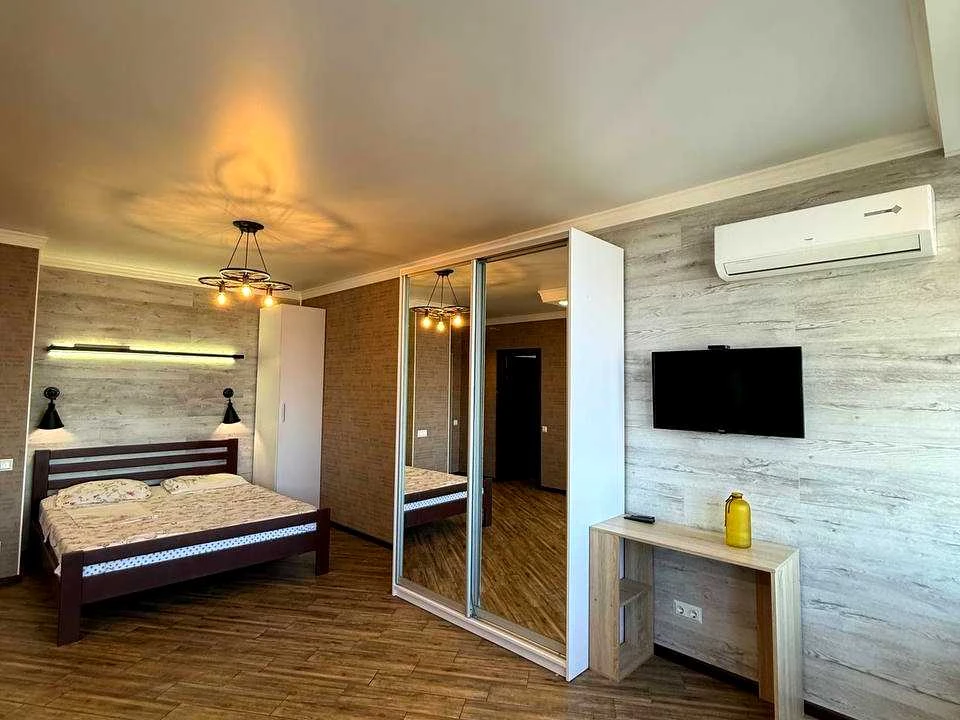 Apartment. Odesa, Baseyna st.