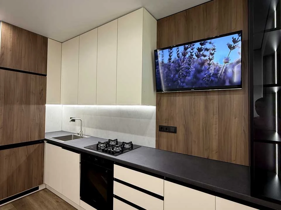 Apartment. Ivano-Frankivsk, Prioresna st.