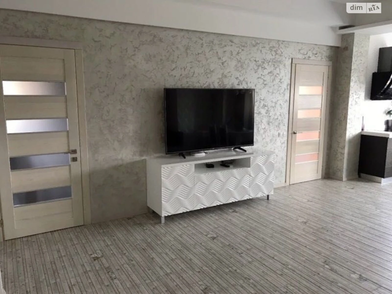 Long-Term Rental: Apartment