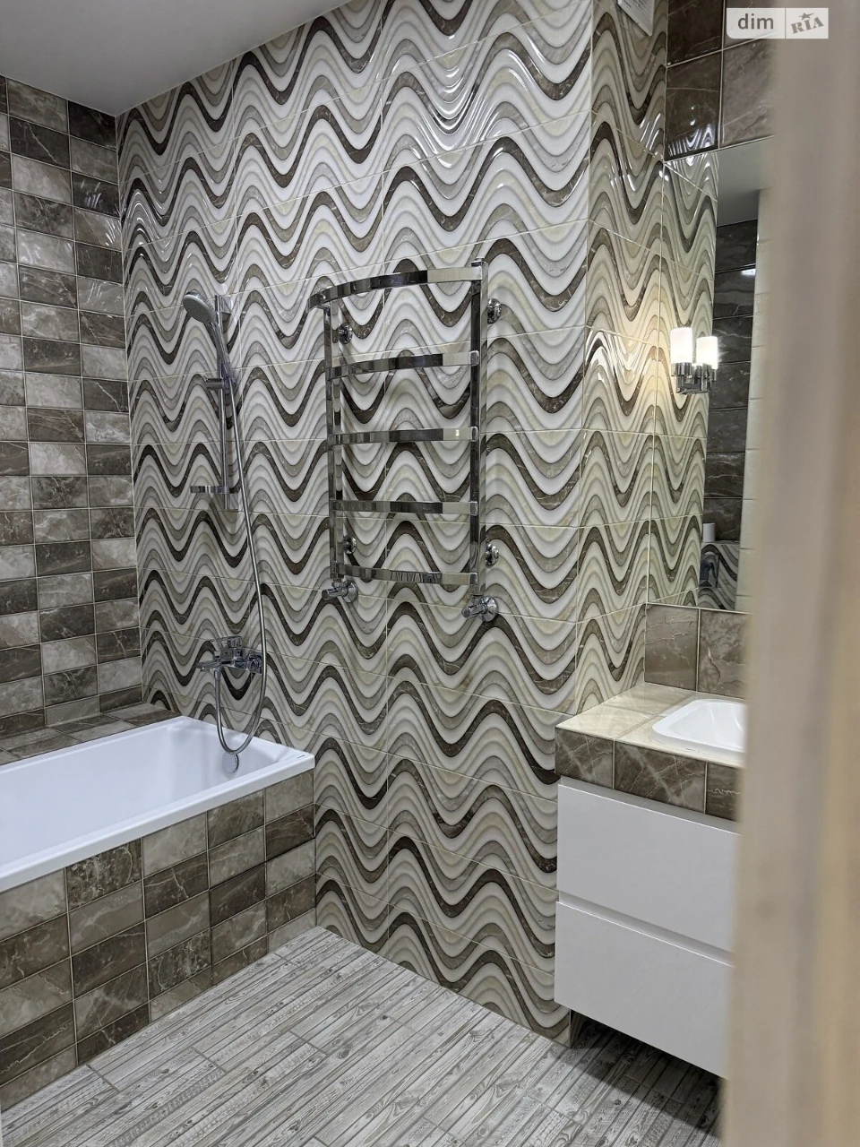 Long-Term Rental: Apartment