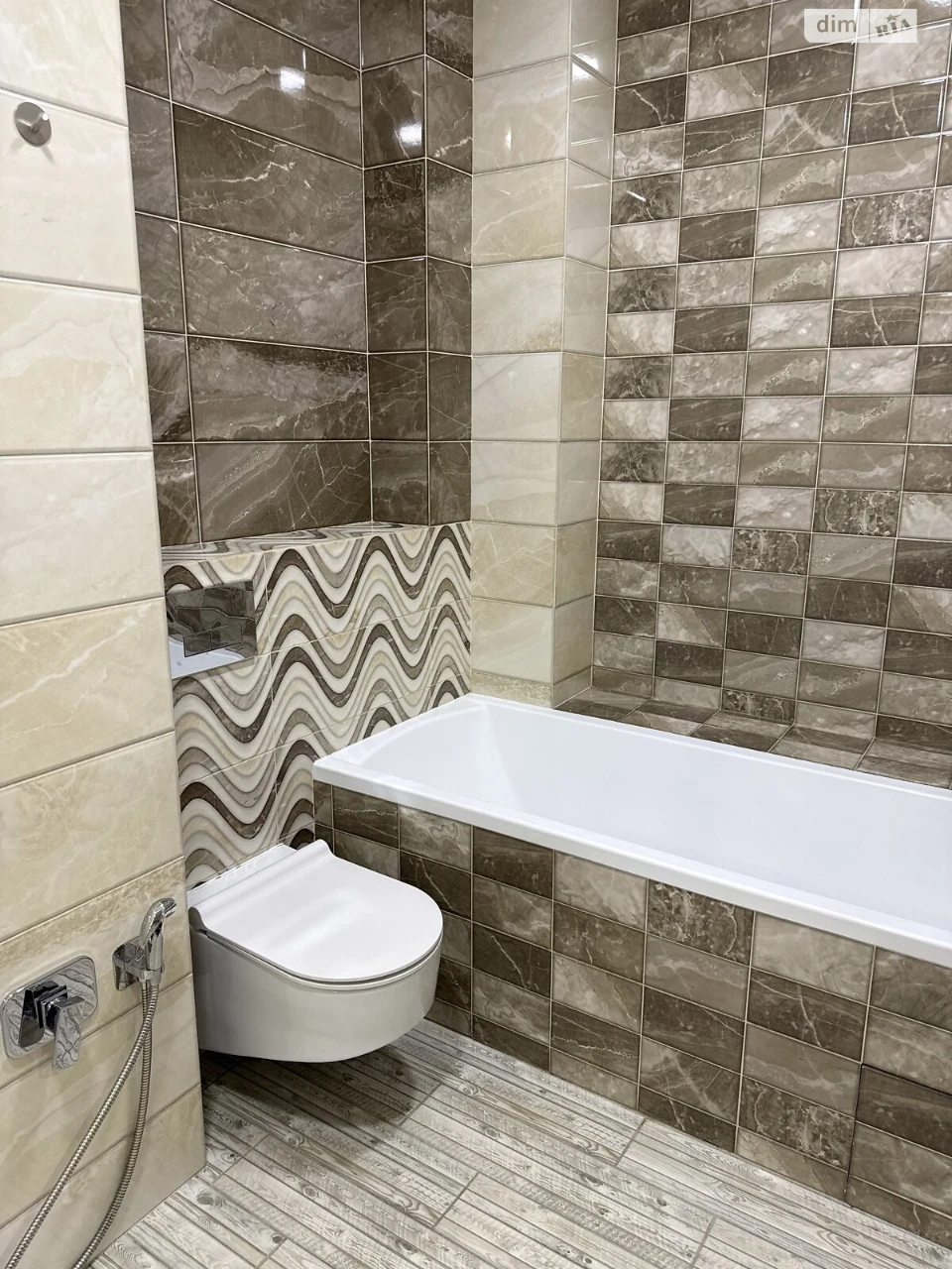 Long-Term Rental: Apartment