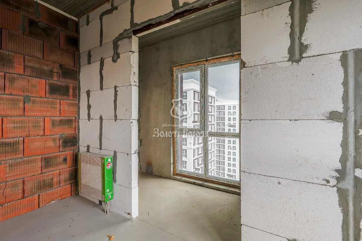 Apartment, 1 room. Un renovated. Residence New England. Mikhail Maksymov