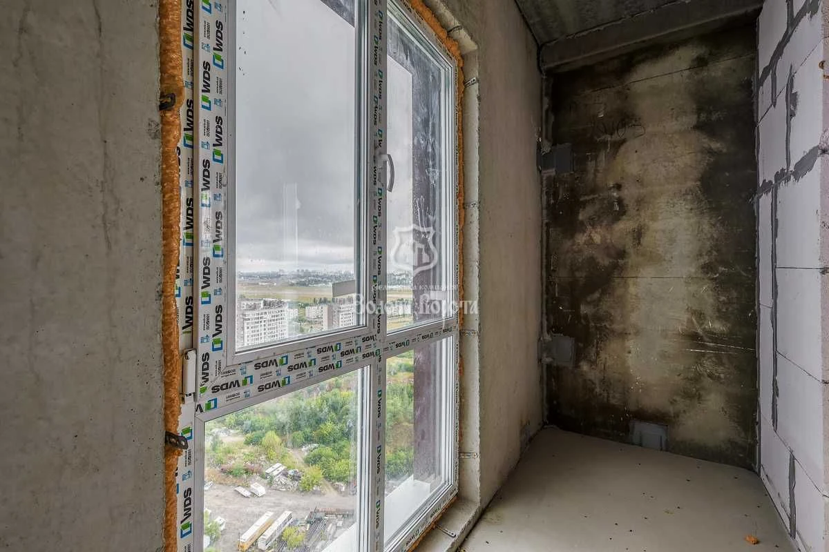 Apartment, 1 room. Un renovated. Residence New England. Mikhail Maksymov