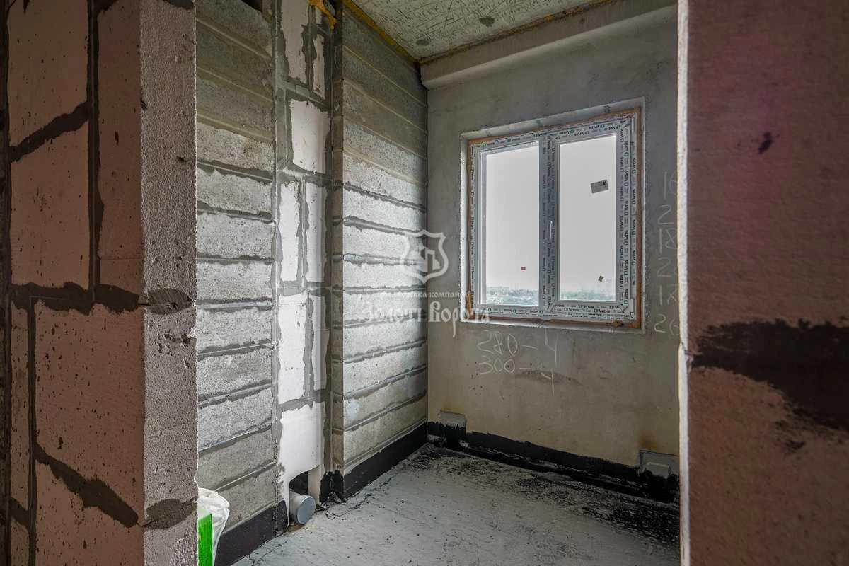 Apartment, 1 room. Un renovated. Residence New England. Mikhail Maksymov