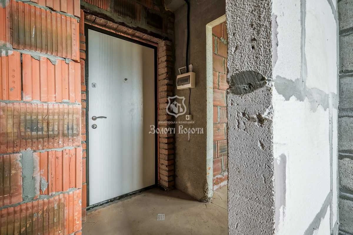 Apartment, 1 room. Un renovated. Residence New England. Mikhail Maksymov