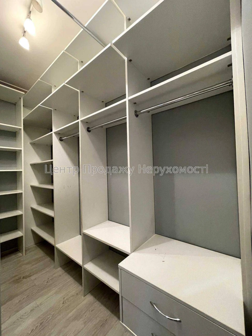 Sale of a 1-bedroom apartment, 28.7 m², 4th/5th floor, Kyiv – great location