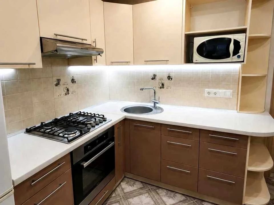 Apartment. Dnipro, Topola-3 residential area, street.
