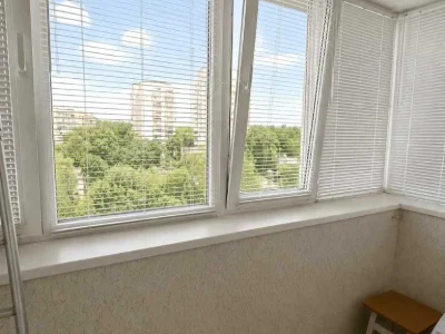 Apartment. Dnipro, Topola-3 residential area, street.