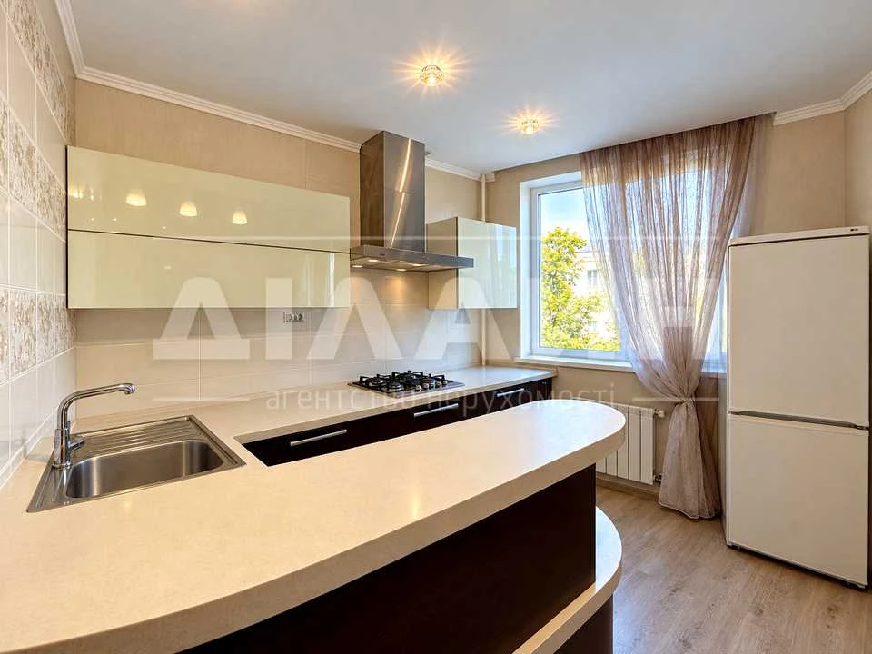 Apartment. Zaporizh, Relief Street