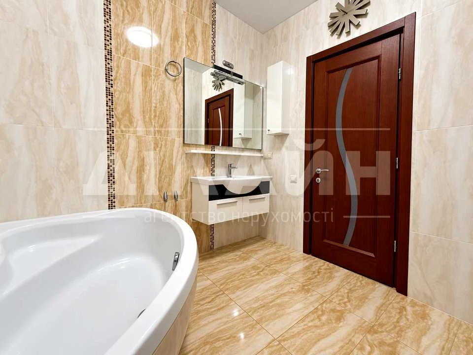 Apartment. Zaporizh, Relief Street