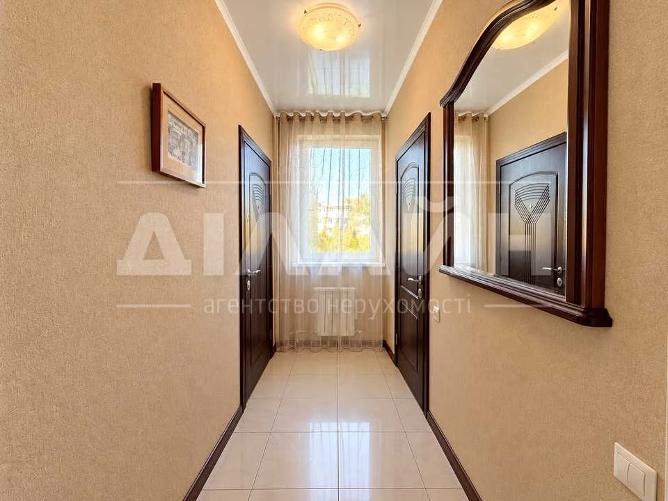 Apartment. Zaporizh, Relief Street