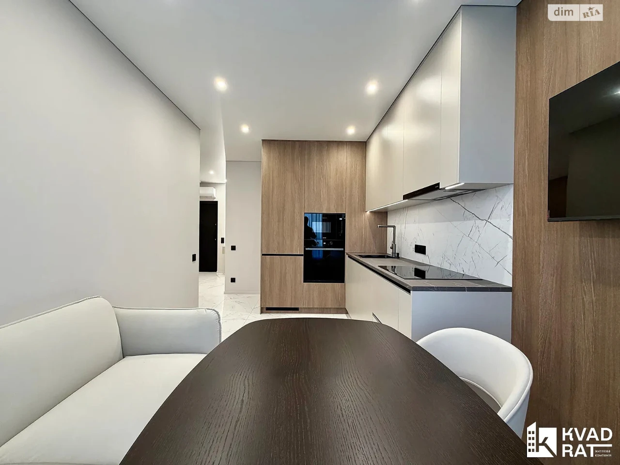 Apartment for Sale: Center
