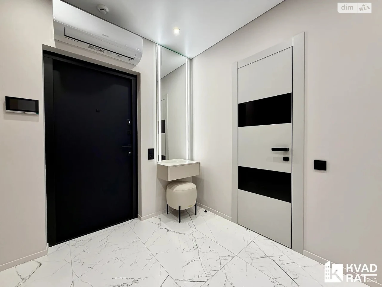 Apartment for Sale: Center