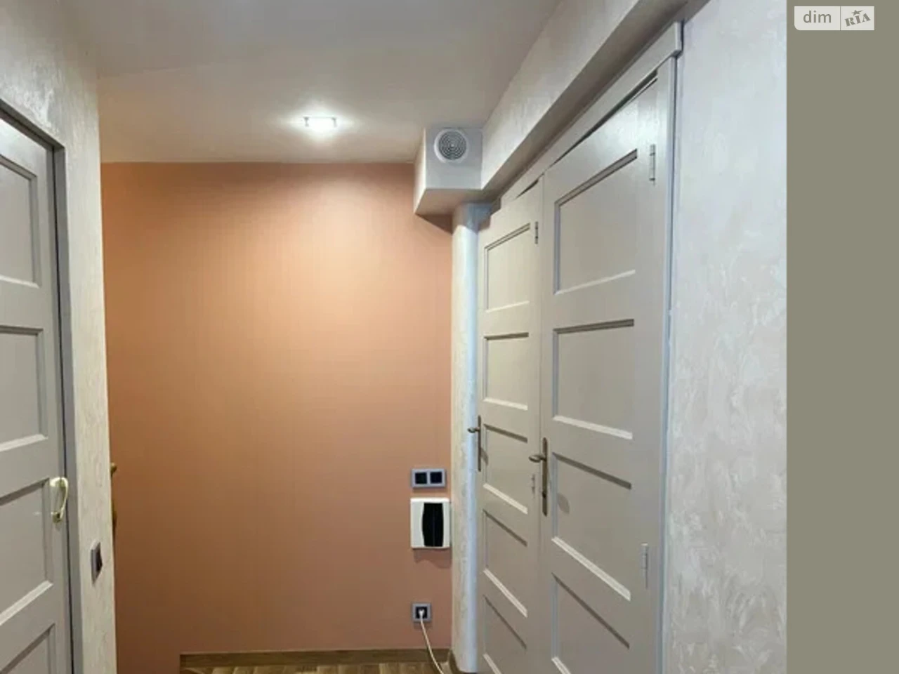 Apartment for Sale: Center