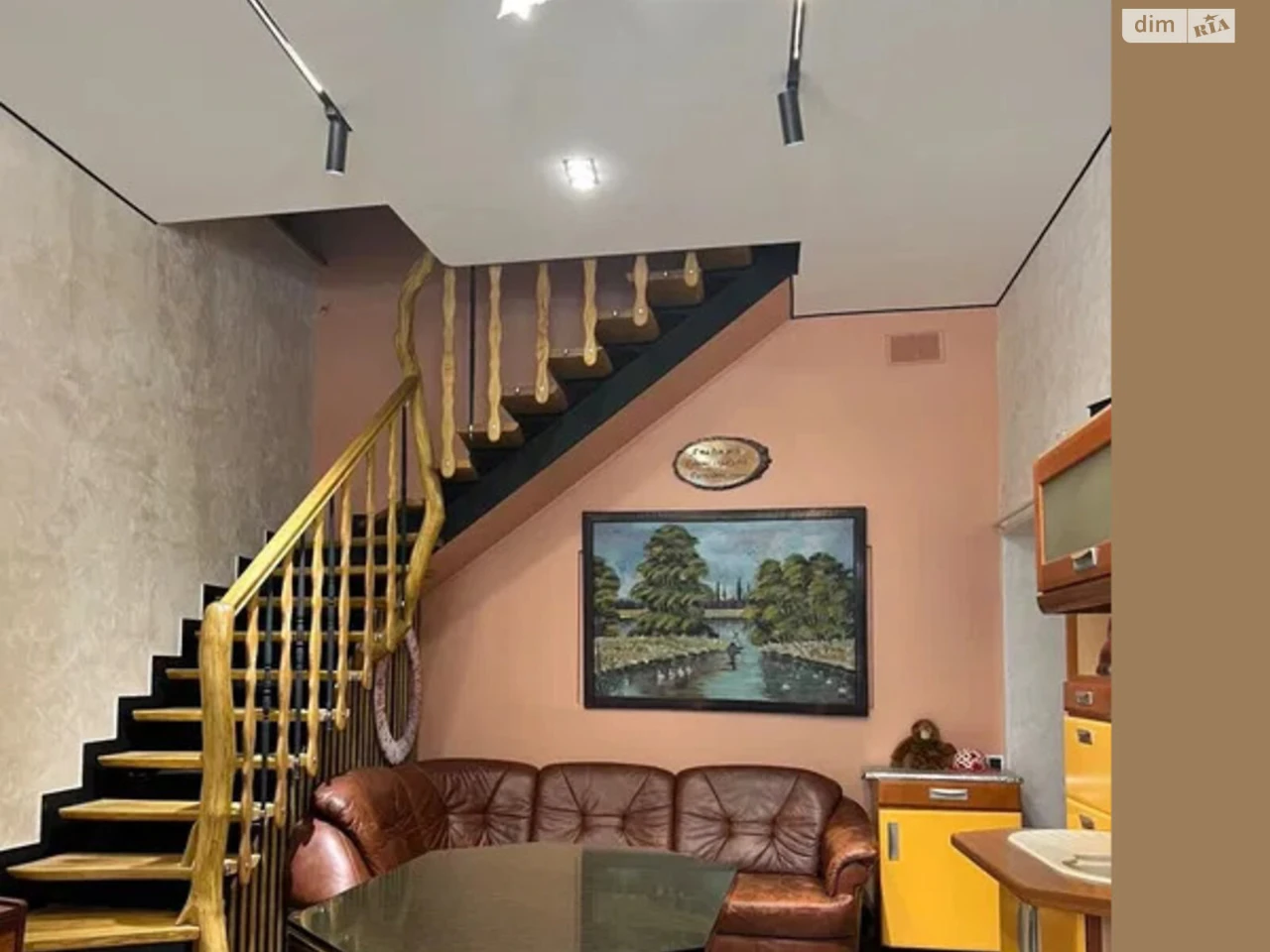 Apartment for Sale: Center