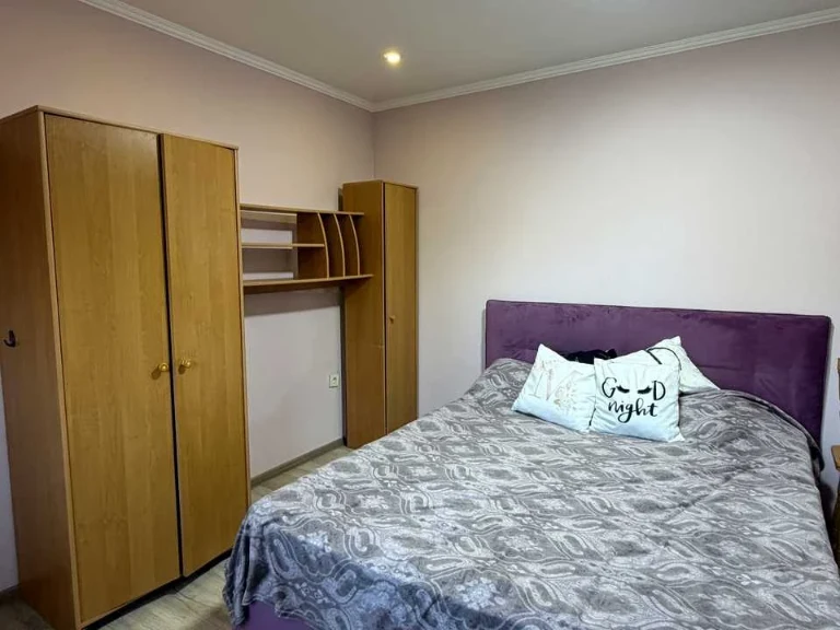 Apartment. Chernivtsi, Ruska st.