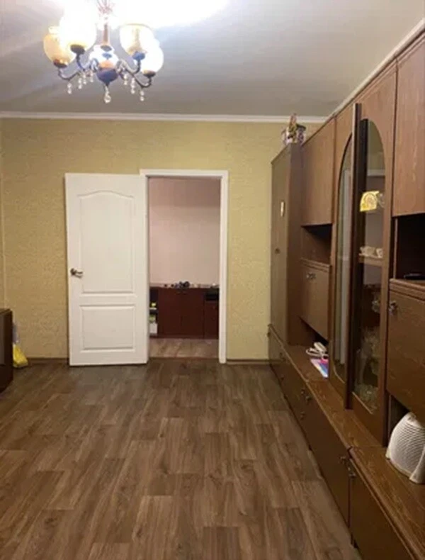 For rent a 3-room apartment (70 m²) in Kyiv, Дарницький район (Darnytskyi district)