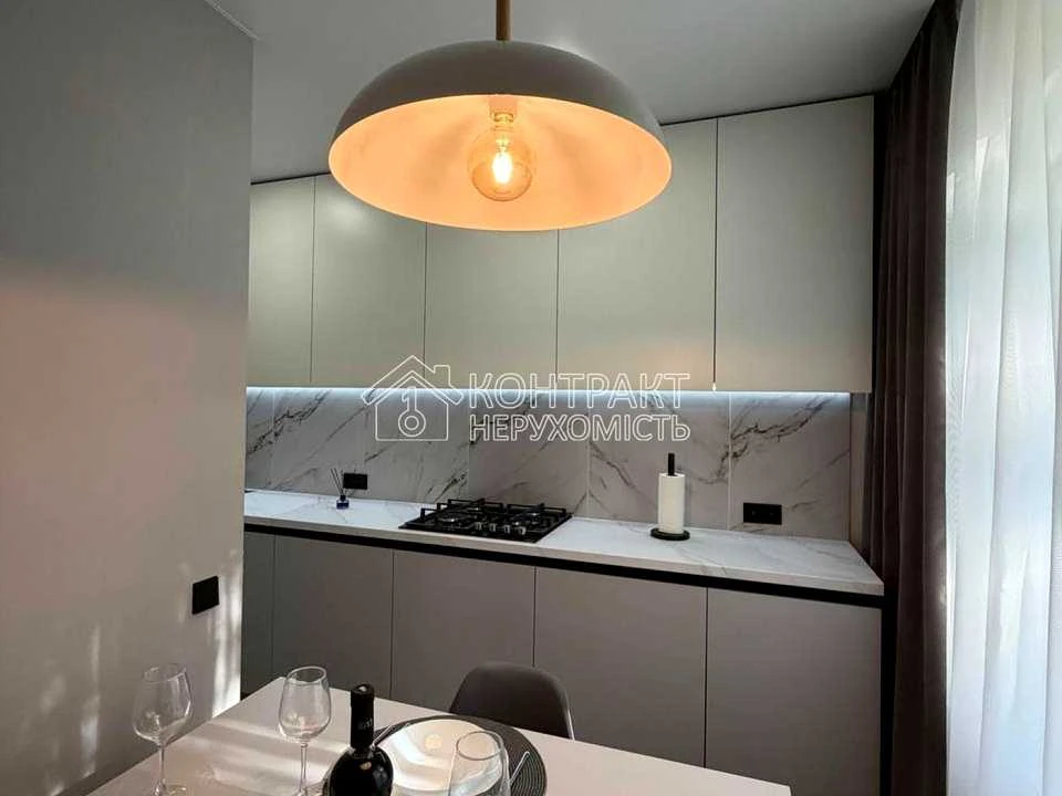 Apartment. Kharkiv, Peremohy Avenue.