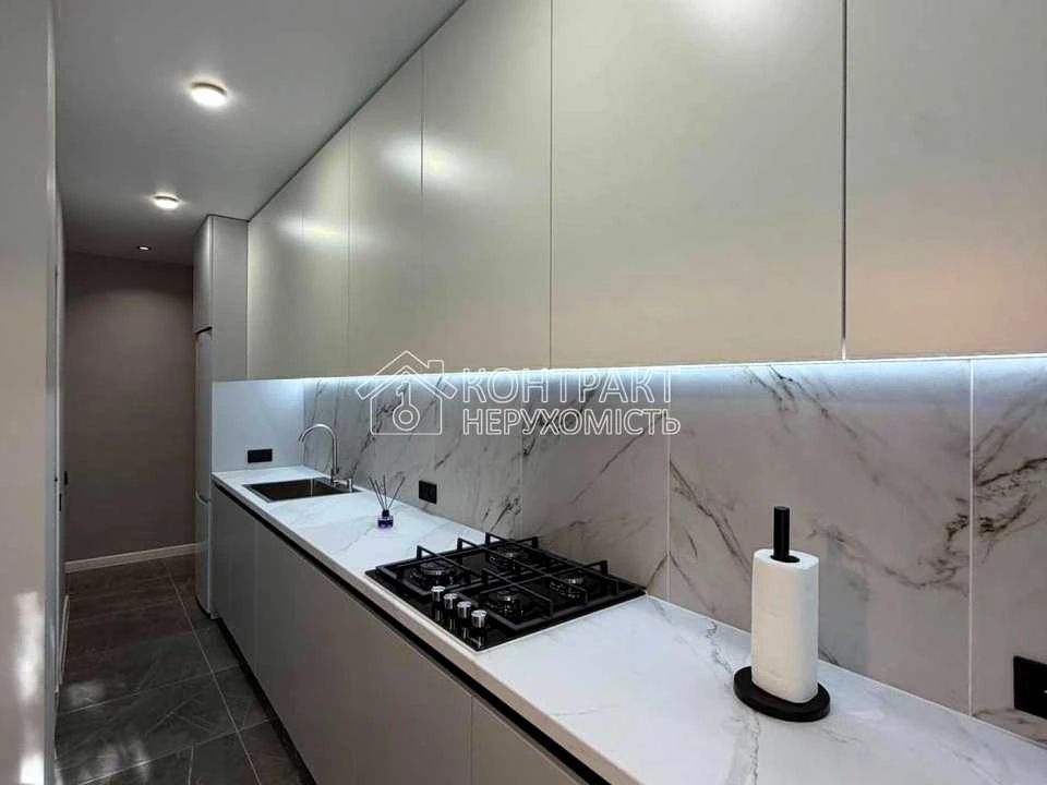 Apartment. Kharkiv, Peremohy Avenue.