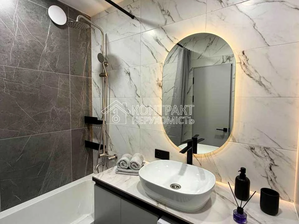 Apartment. Kharkiv, Peremohy Avenue.