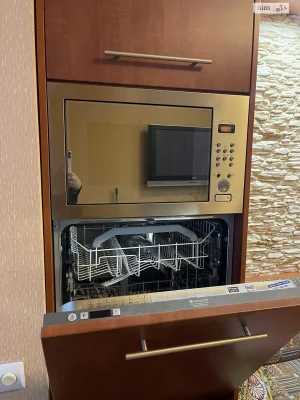 Long-Term Rental Apartment, Poczynki