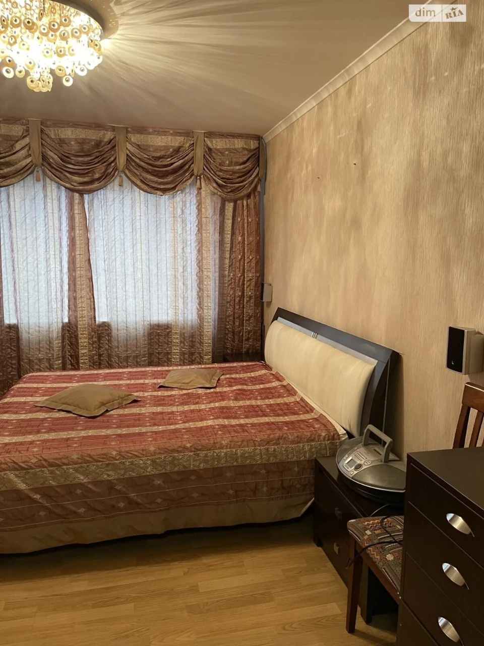 Long-Term Rental Apartment, Poczynki
