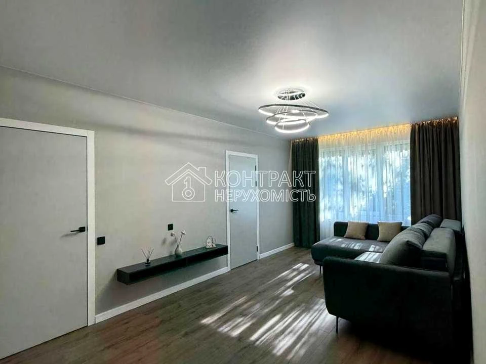 Apartment. Kharkiv, Peremohy Avenue.