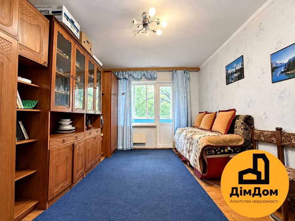Apartment. Kyiv, Kharkiv Avenue